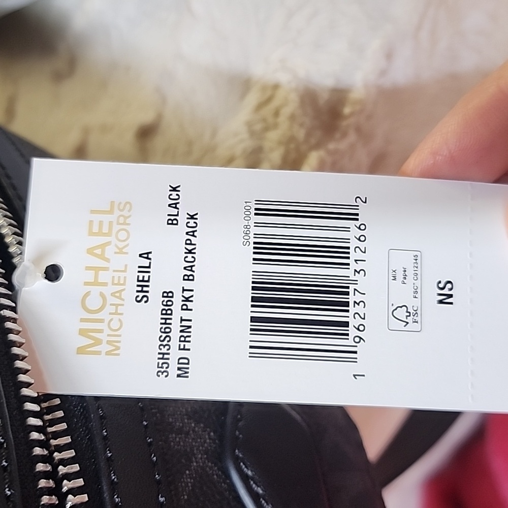 Michael Kors brand Sheila backpack - Picture 8 of 12
